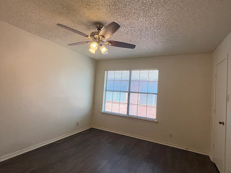 721 Avenue A #7 — Photo 12