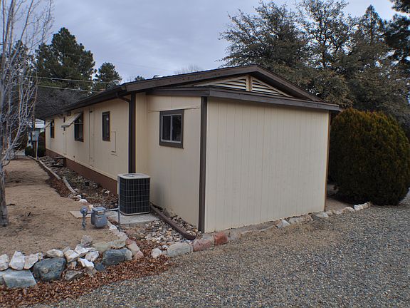 3rd image of 902 E Gurley St