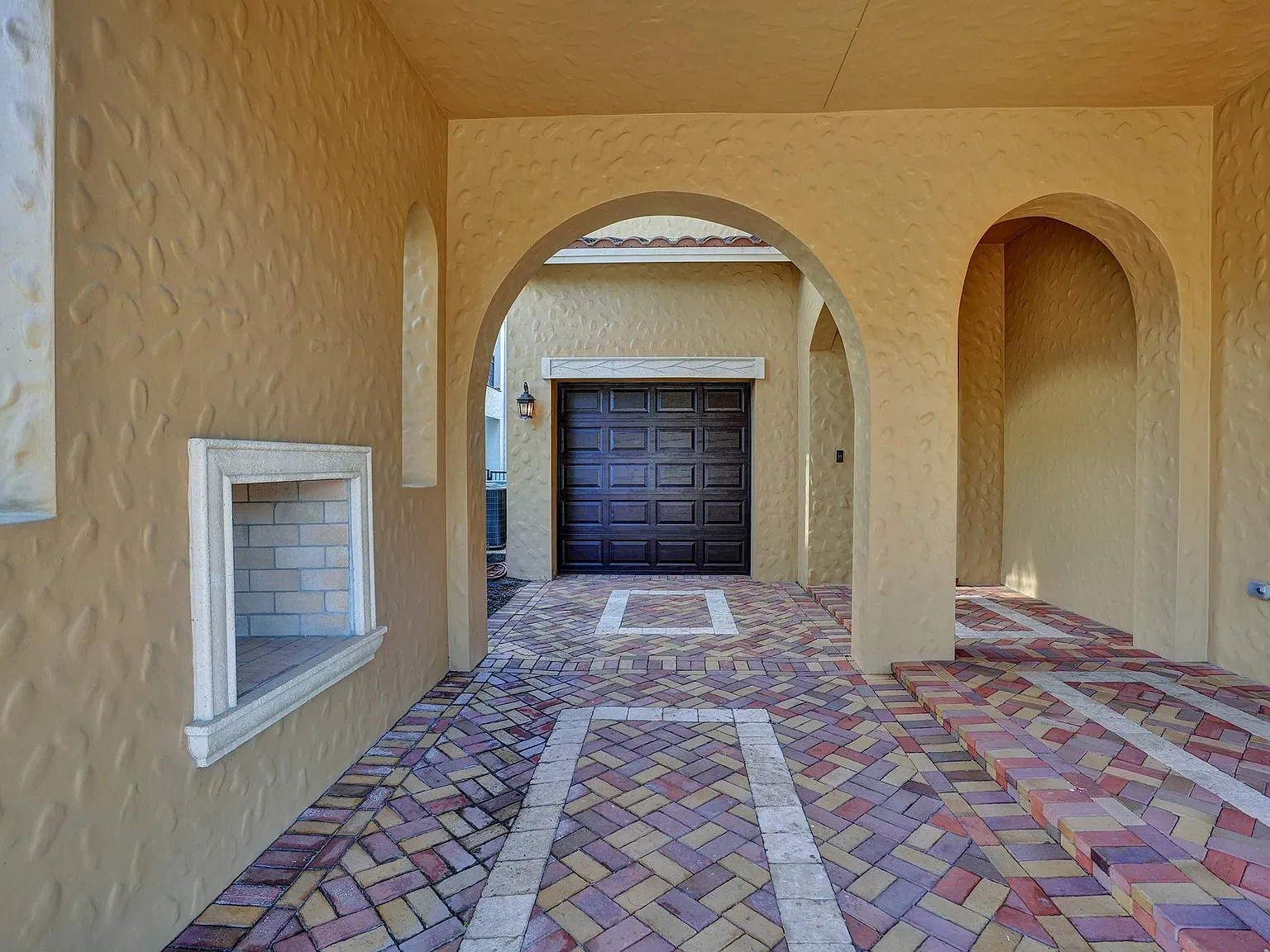 4 bed, 3.0 bath, 3213 sqft, $8,500 — Photo 3