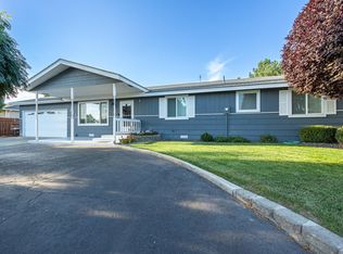 221 Jackson St, Grandview, WA 98930