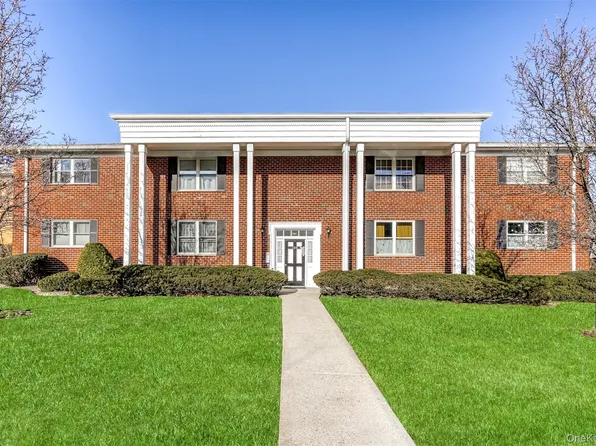 104 Bon Aire Circle W #8L, Suffern, NY 10901