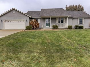 23422 Covered Bridge Rd, Athens, IL 62613