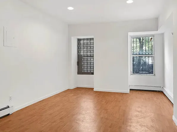 347 Pleasant Avenue image 2 of 5