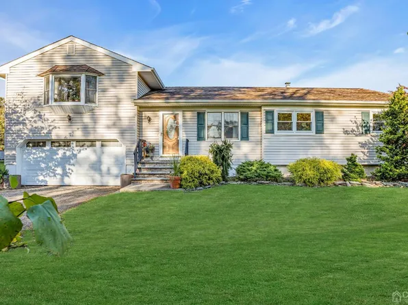 147 Brewster Ave, Piscataway, NJ 08854
