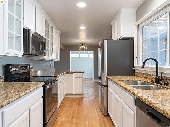 3rd image of 23965 Mayville Dr