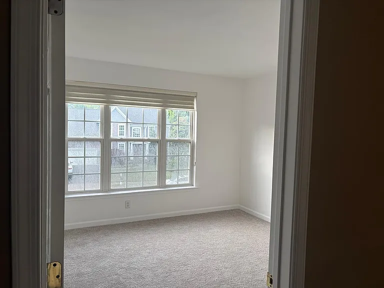 142 Betsy Rawls Dr — Photo 3
