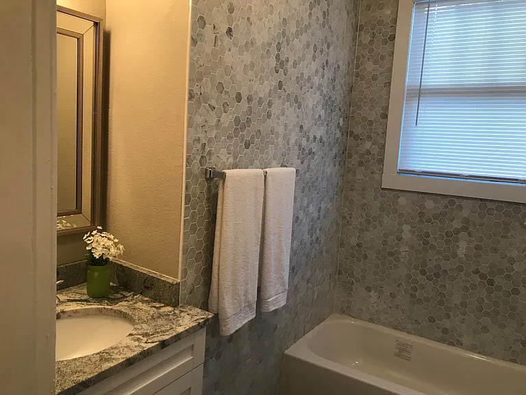 416 E Floribraska Ave — Photo 9