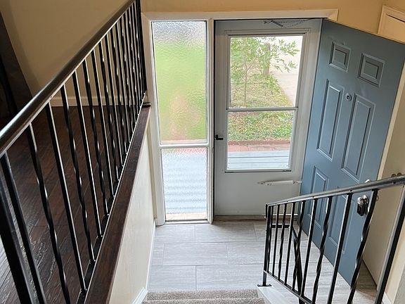3rd image of 6728 Hampton Dr