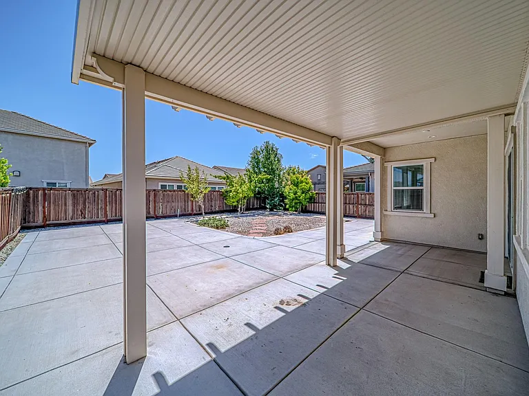 1914 Balsam Ct — Photo 7