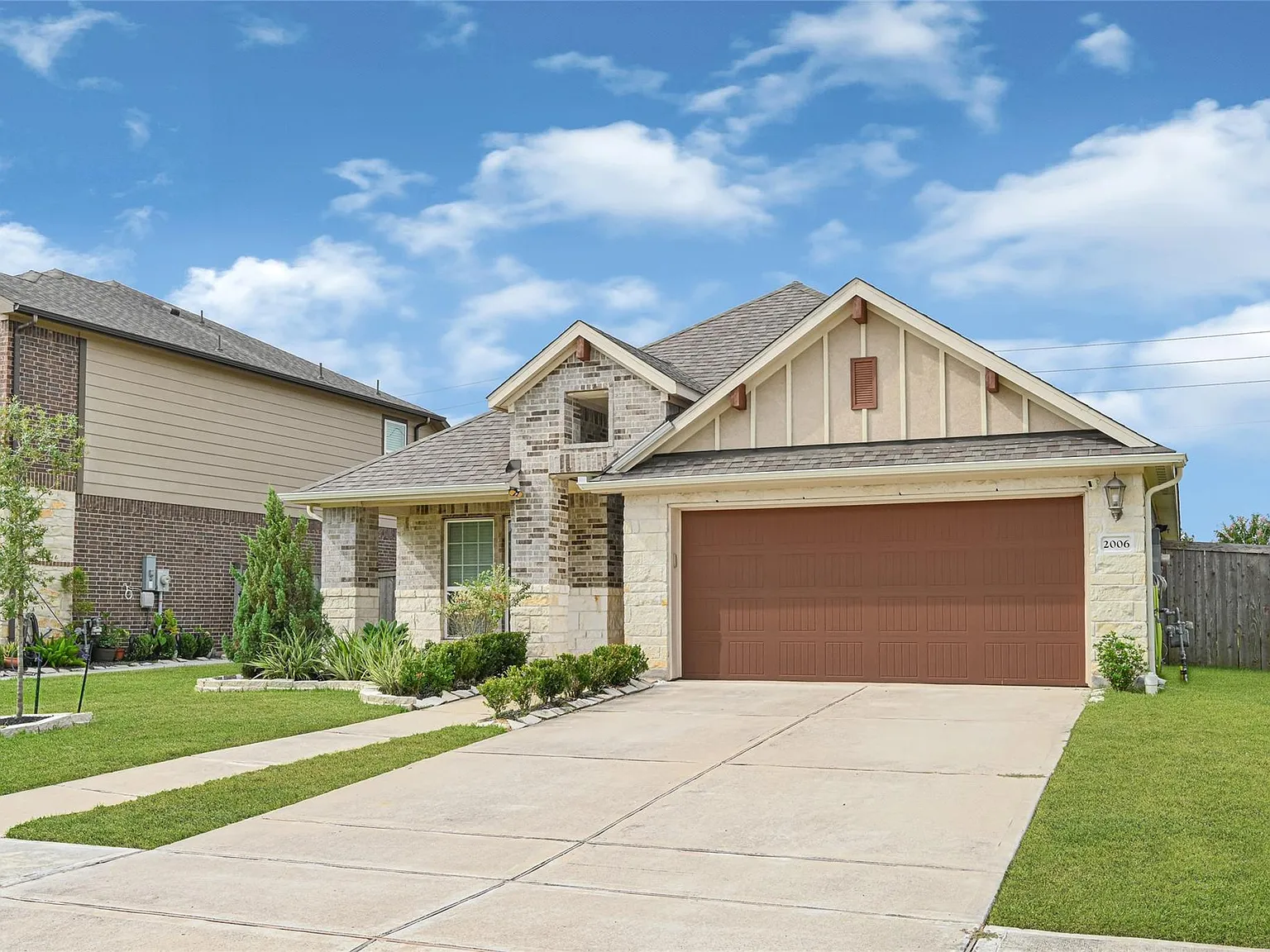 4 bed, 2.0 bath, 1831 sqft, $2,650 — Photo 2