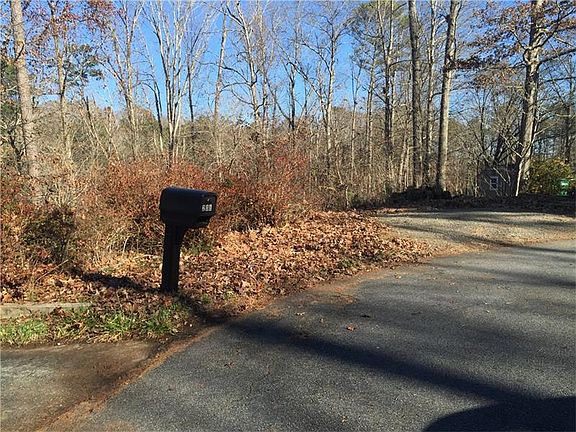 5th image of 208 Bluff Creek Dr