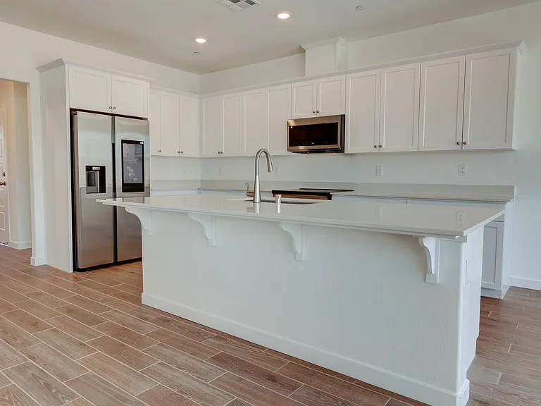 3433 N Gorma — Photo 2