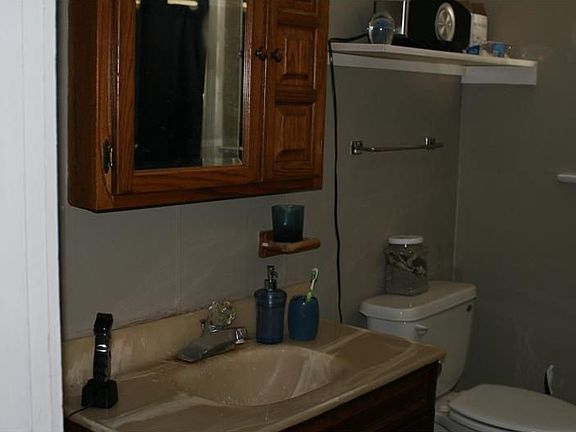 3rd image of 105 E Osage St