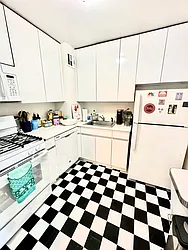Rented by Addison Property Group