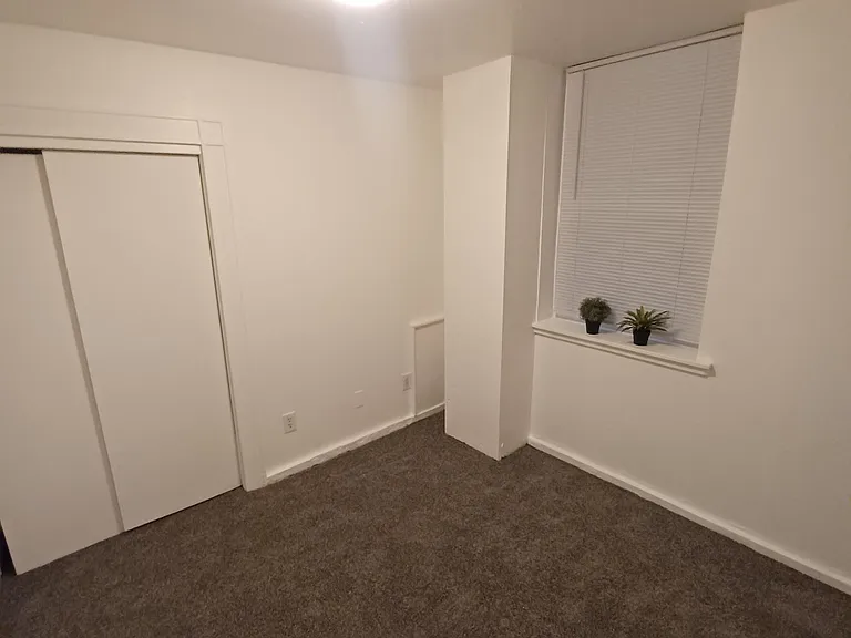 Ansonia Apartments — Photo 30