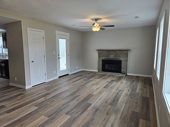 4th image of 337 Unaka St
