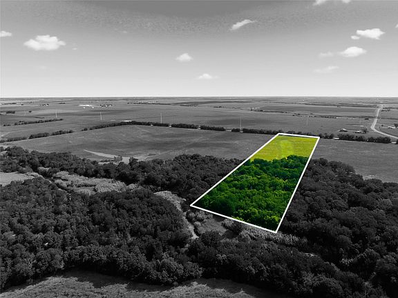 2nd image of TRACT 3rd Cres #3204
