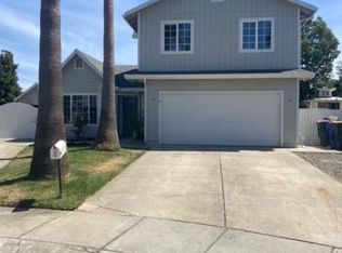 8 Simotas Ct, Sacramento, CA 95820
