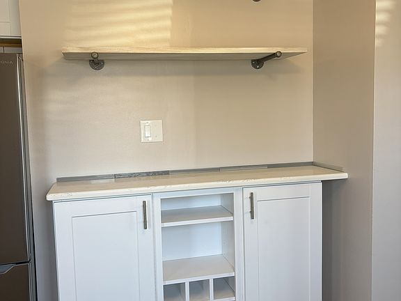 Dry Bar