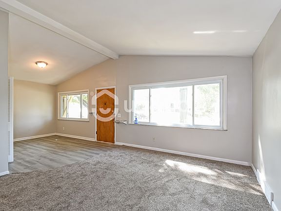 3rd image of 905 Barat Ln