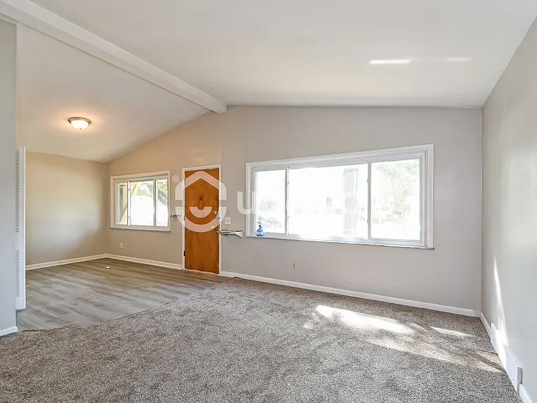 905 Barat Ln — Photo 3