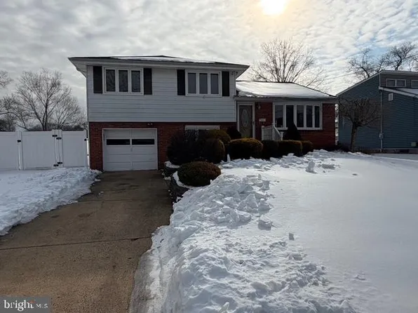 211 Rhode Island Ave, Cherry Hill, NJ 08002