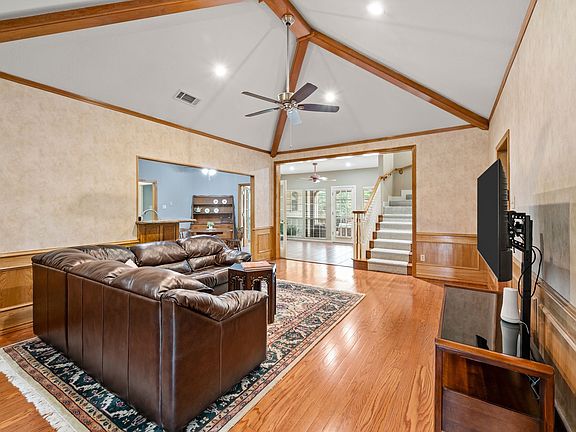 5th image of 4205 Brookhollow Dr