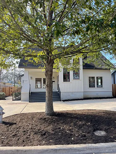 2627 W 49th St Photo 1