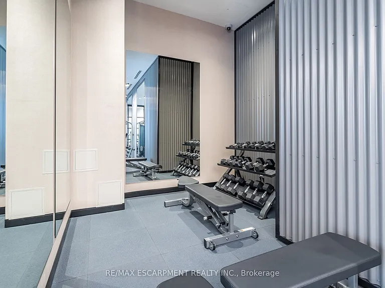 212 King William St #816 — Photo 42