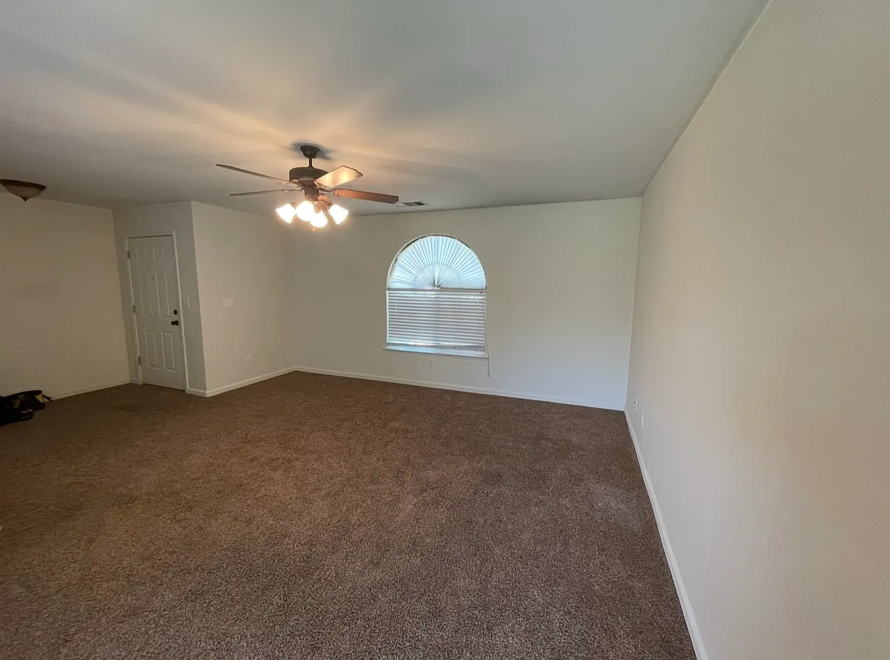 3 bed, 1310 sqft, $2,350 — Photo 2