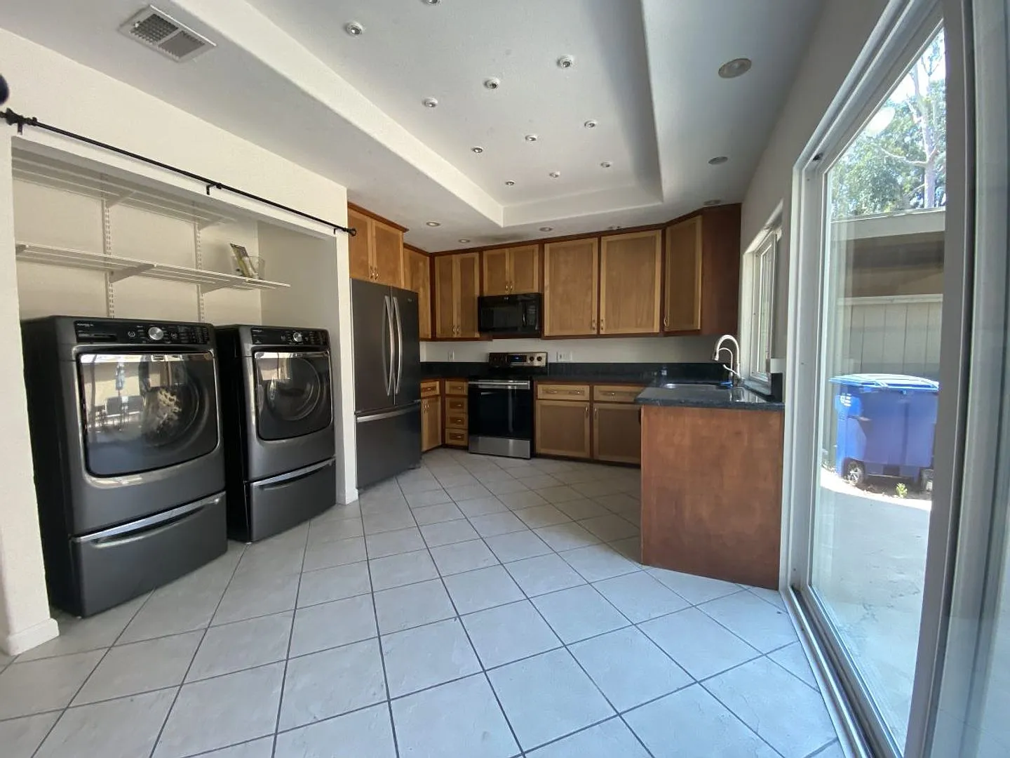 Stunning and Spacious 4 Bedroom in Mira Mesa! — Photo 4