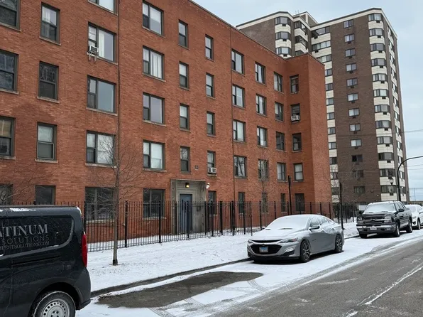 7363 S South Shore Dr APT 309, Chicago, IL 60649