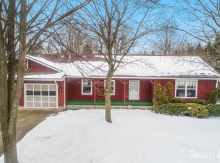 434 10 Mile Rd NW, Sparta, MI 49345