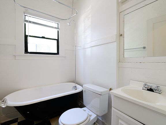 4th image of 1414 Seneca St #725a53171