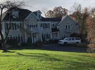 125 Skunk Ln, Wilton, CT 06897