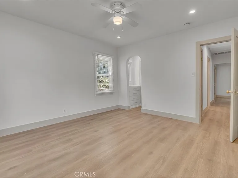 11944 Hesby St — Photo 27