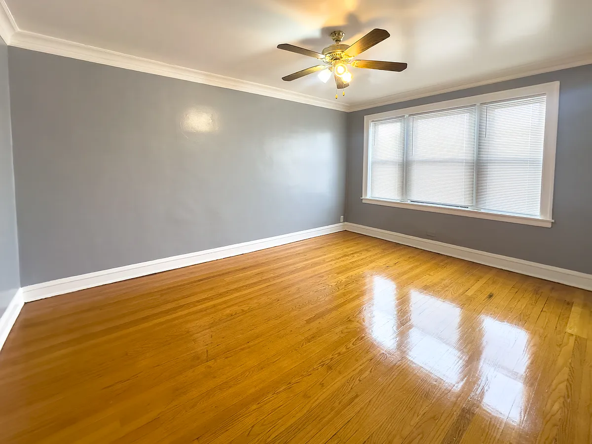 Building Photo - 8305 S Ashland Ave #2