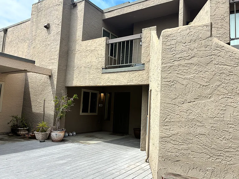 Roberts Rd — Photo 1