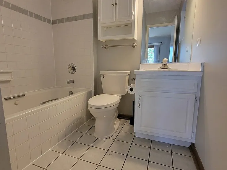 7411 N Claremont Ave #2W — Photo 9