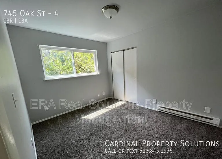 745 Oak St #4 — Photo 5