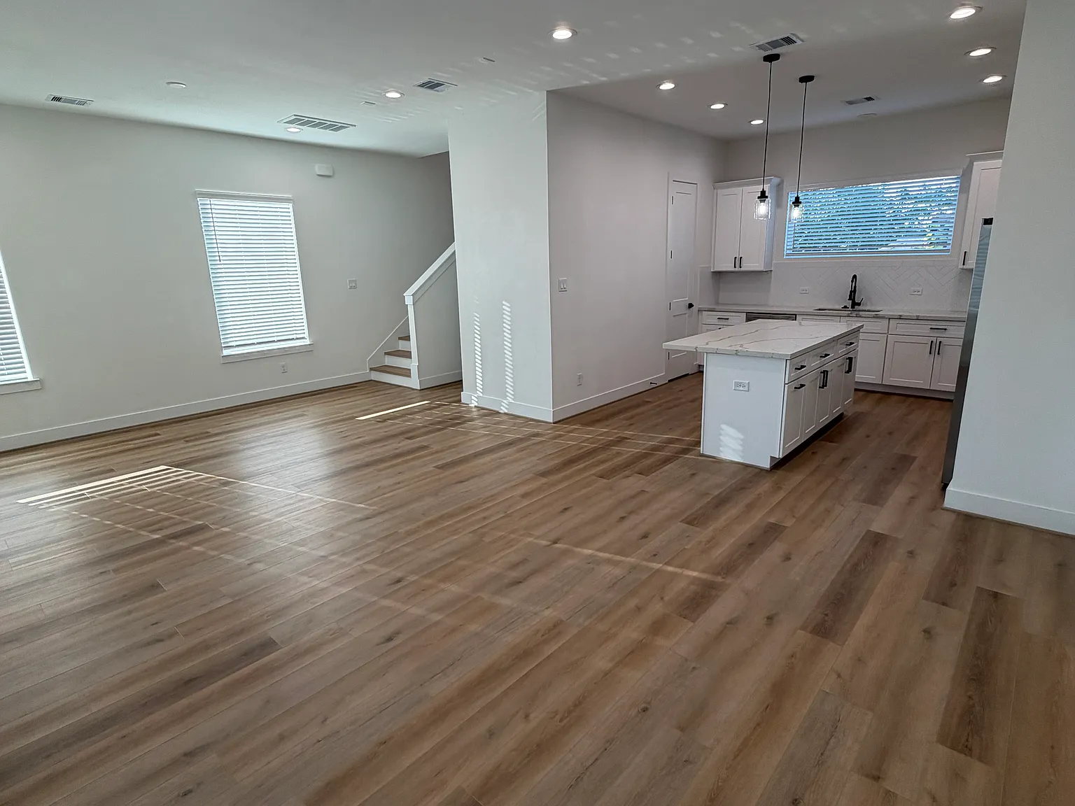 3038 Live Oak St — Photo 2