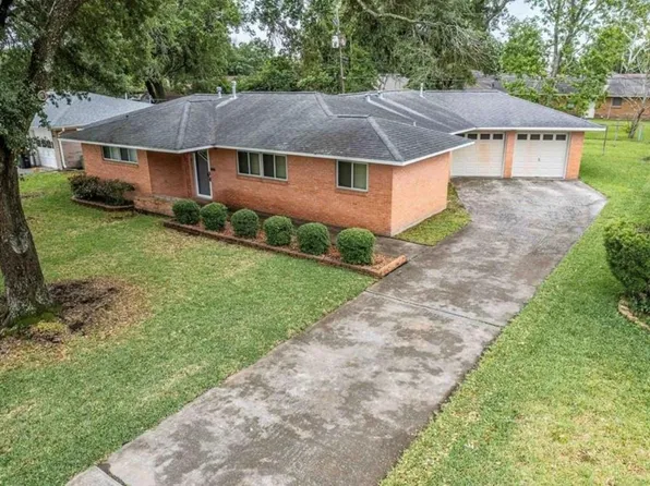 1902 Gillette St, Baytown, TX 77520