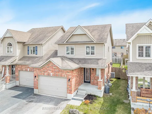 104 Banting Cres, Essa, ON L3W 0P3
