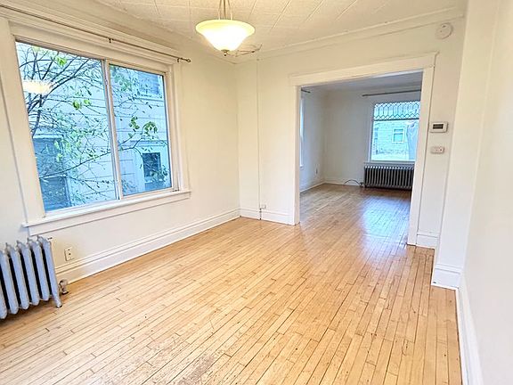 3rd image of 820 N 9th Ave E