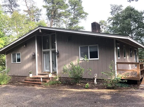 14332 Dogwood Ln, Belle Haven, VA 23306