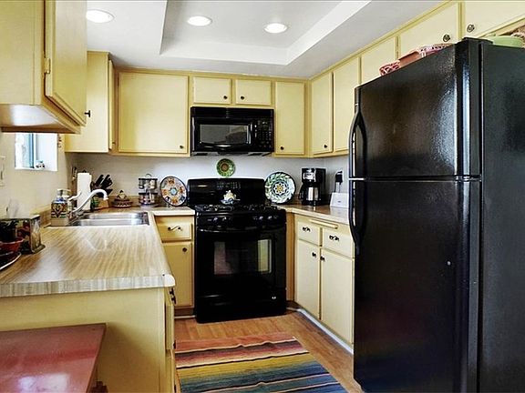 5th image of 10480 Sunland Blvd APT 11