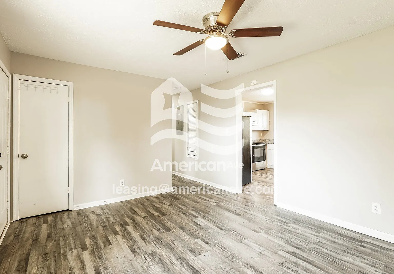3 bed, 1.0 bath, 1391 sqft, $1,244 — Photo 3
