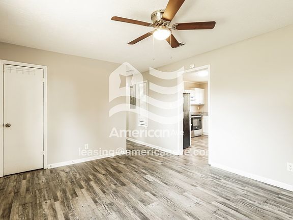 841768_003_living_room_14151846.jpg