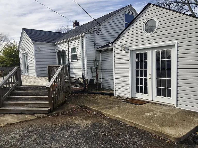 645 N Mulberry St — Photo 6