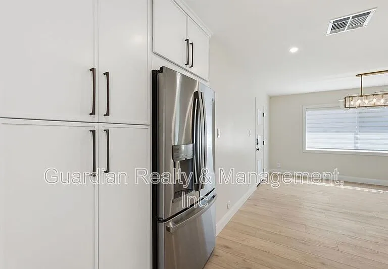 6819 E Paradise Pkwy — Photo 12